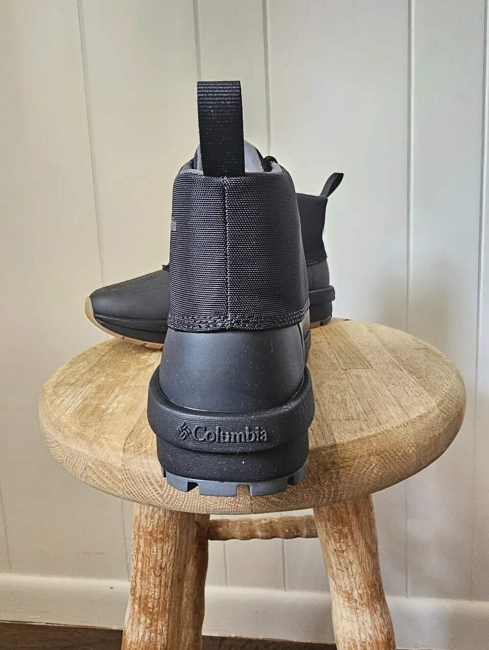 NEW Columbia Women’s Black Moritza Shield Hiking Duck Boots